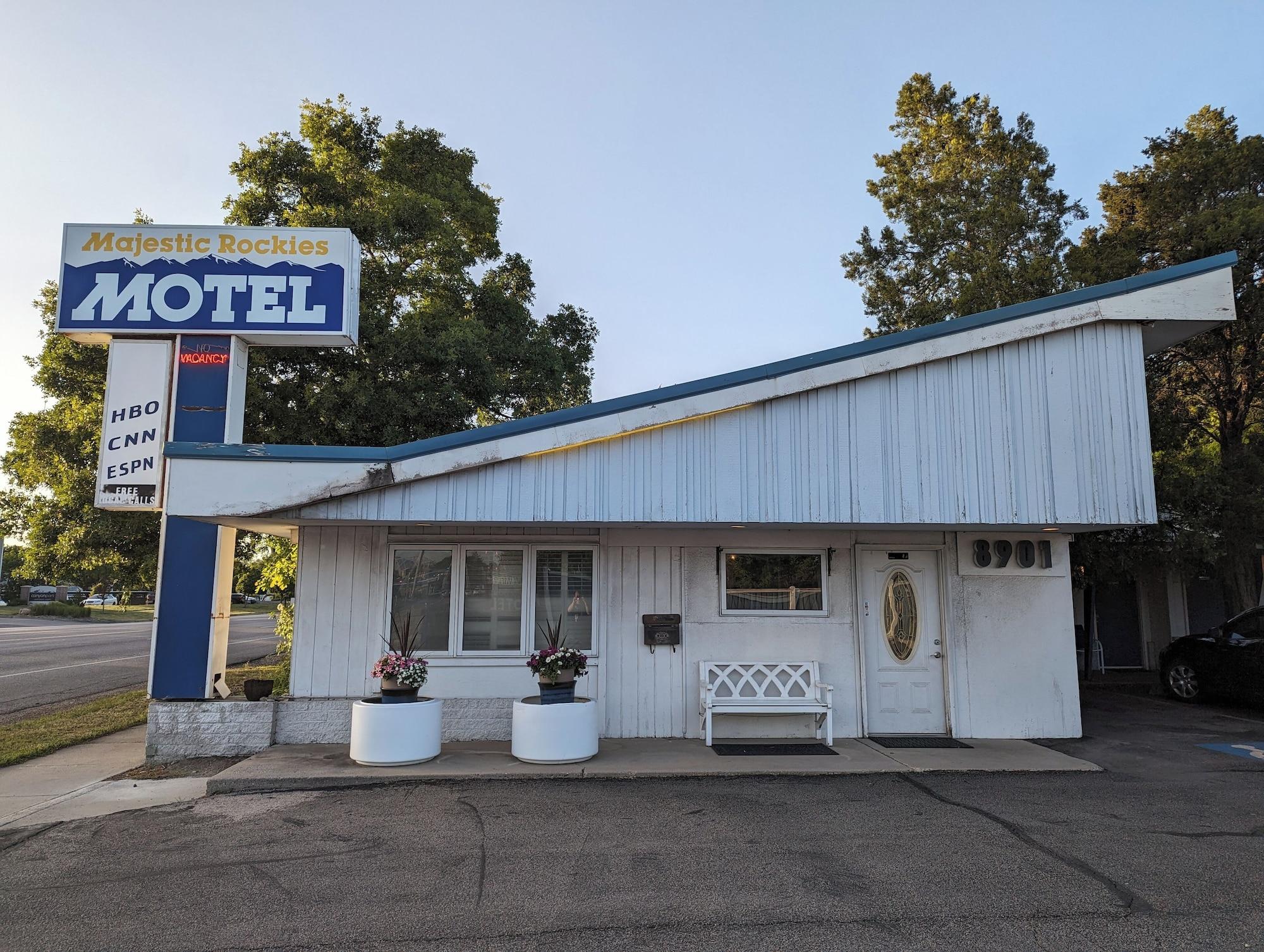 Vista Exterior Majestic Rockies Motel
