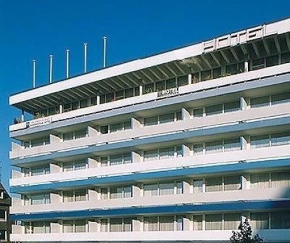 Varios City Arcaden Hotel