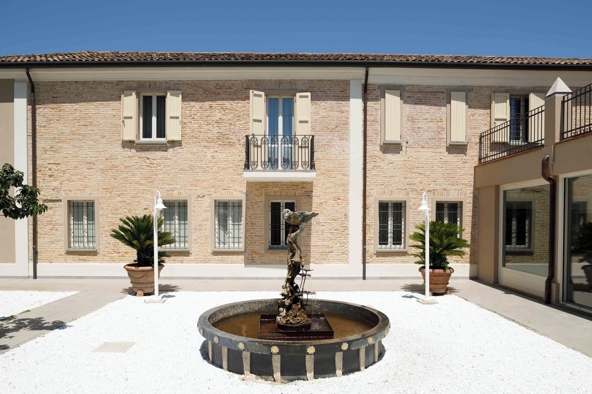 Vista Exterior Relais Villa Roncuzzi