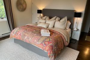 Alquiler Vacacional - Jaw dropping mountain & lake views in this stylish mountain home….