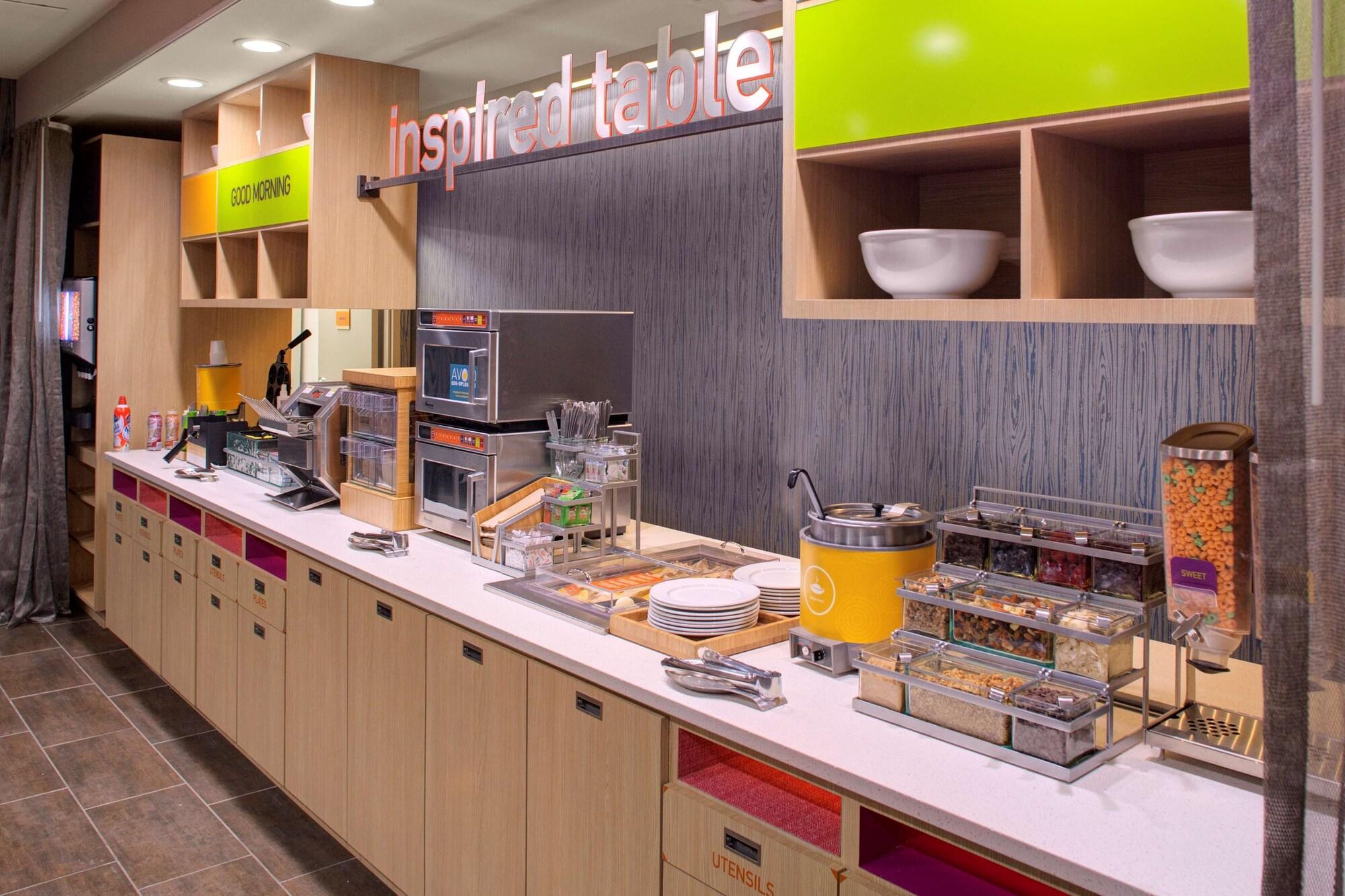 Restaurant Home2 Suites by Hilton Lake Charles, LA
