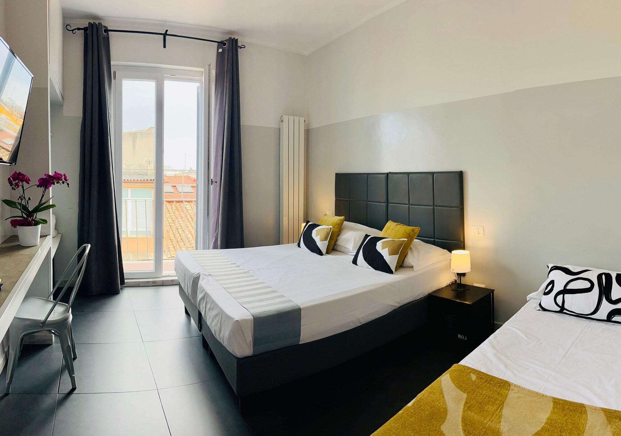 Varios Floor 6 Boutique Rooms by DOT Suites