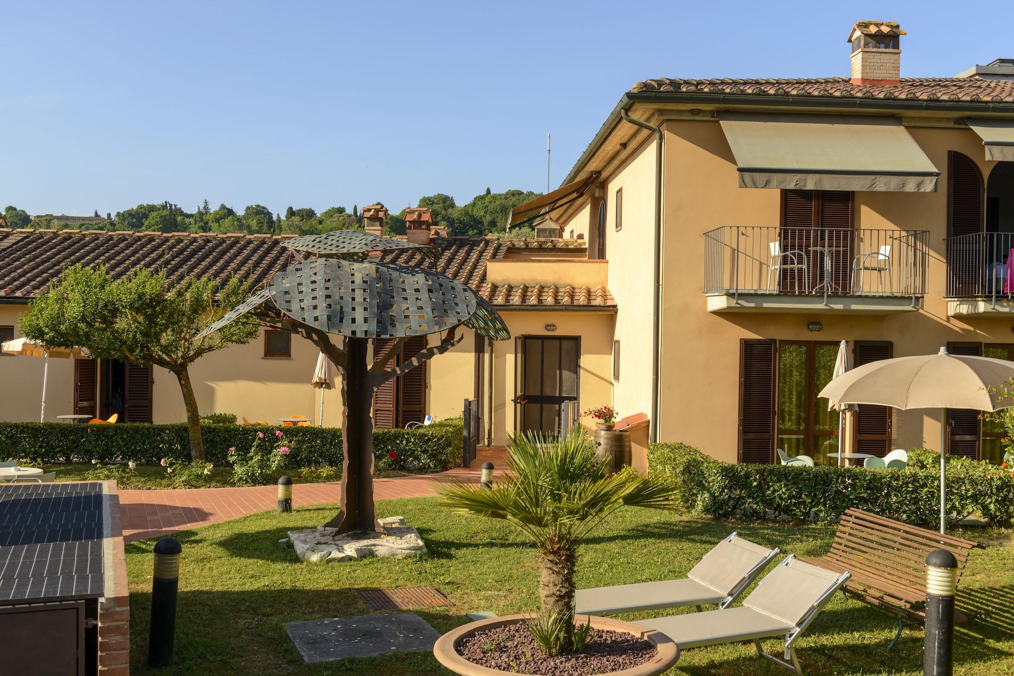 Vista Exterior Hotel Sovestro