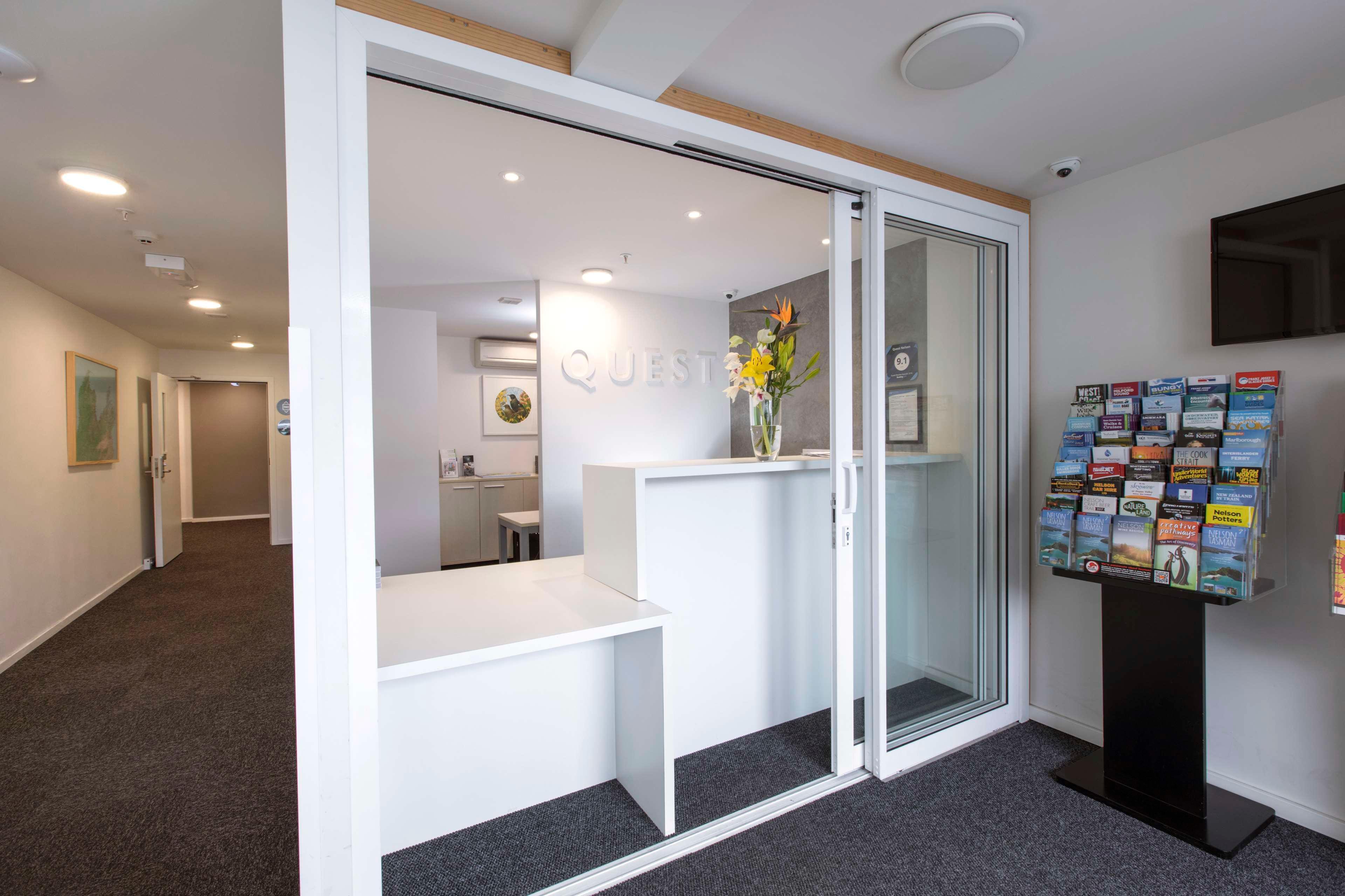 Vista Lobby Quest Nelson