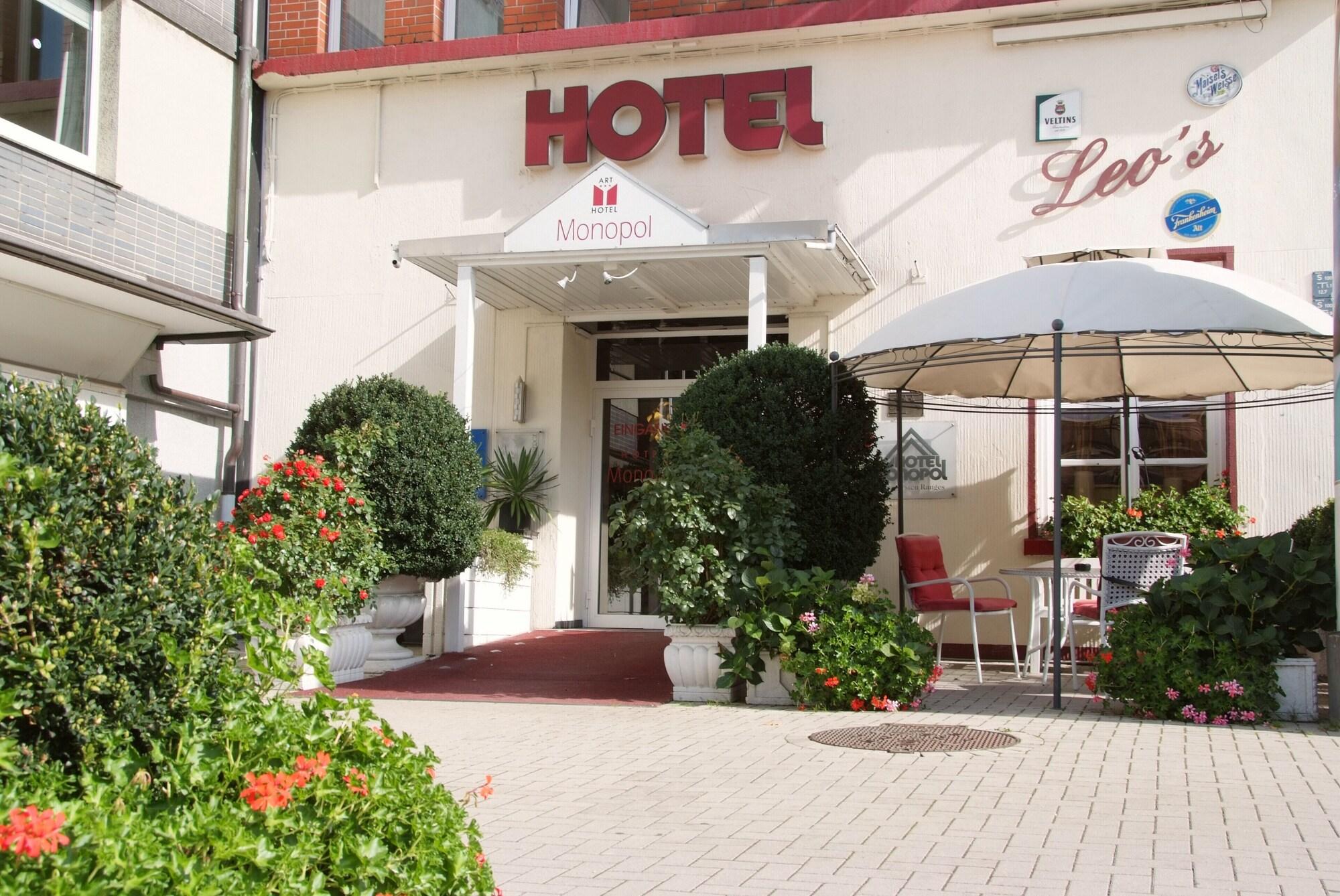 Varios Art Hotel Monopol