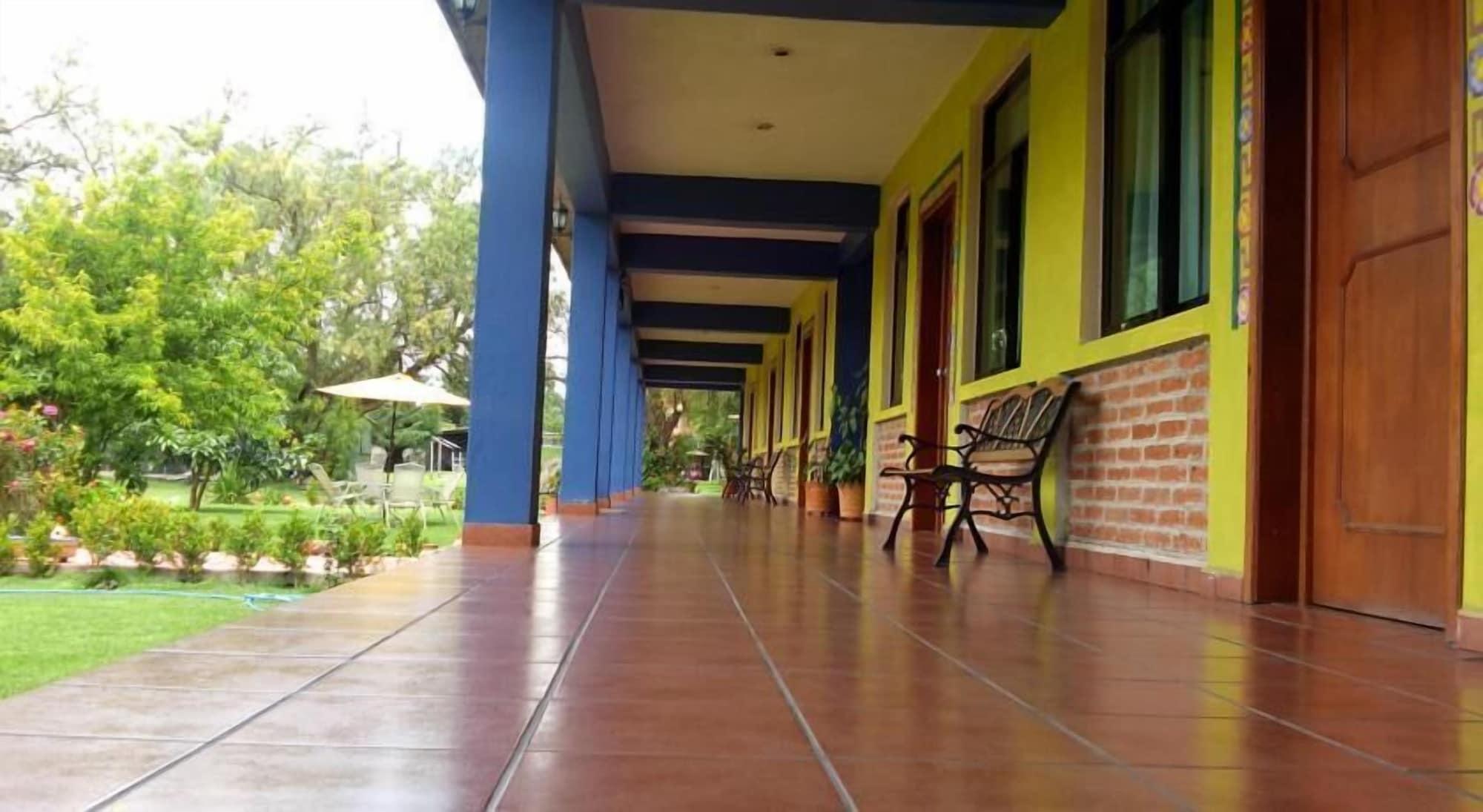 Vista Exterior Hotel Quetzalcalli