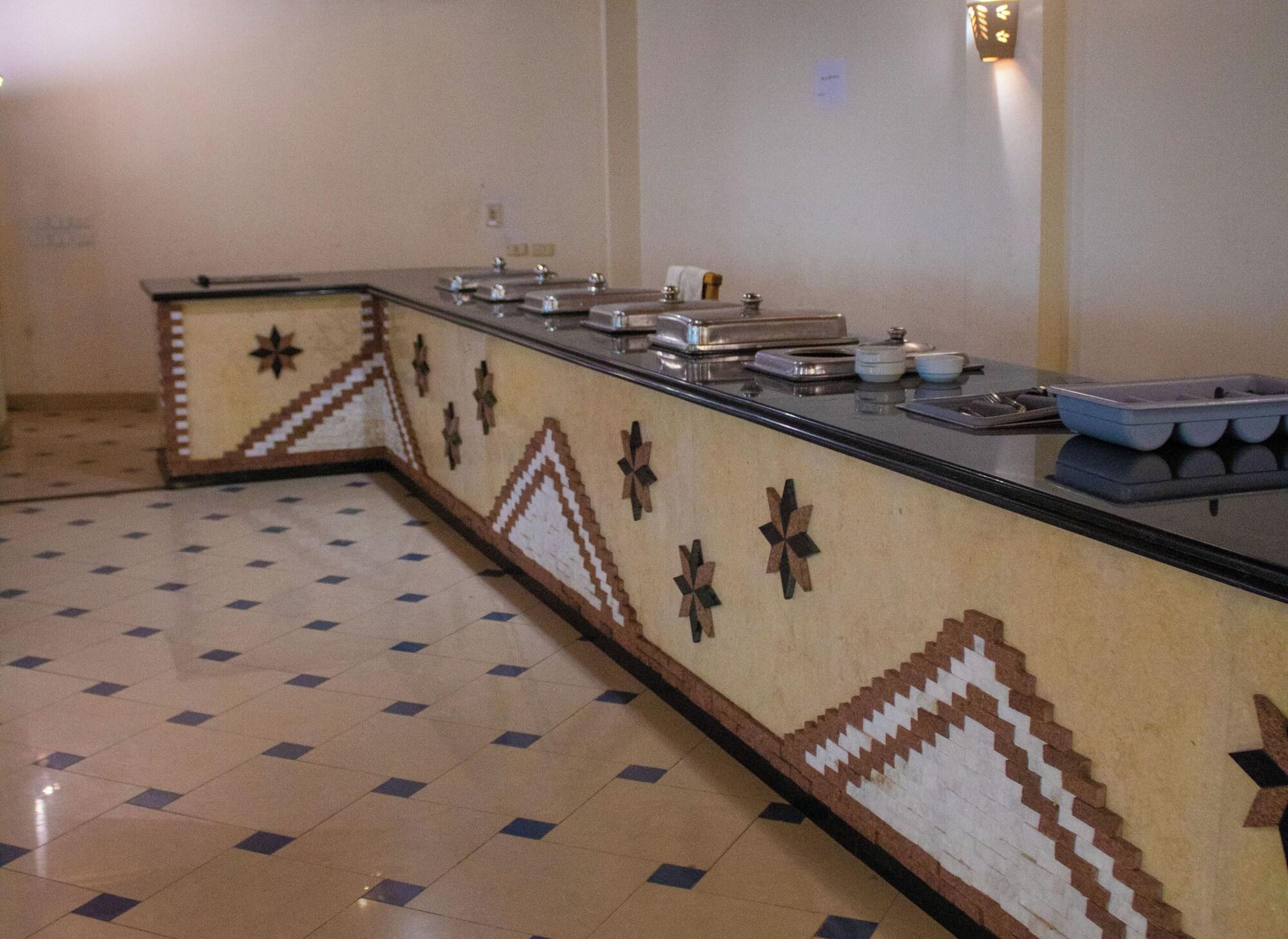 Restaurant Shark's Bay Oasis Aqua Park Hotel