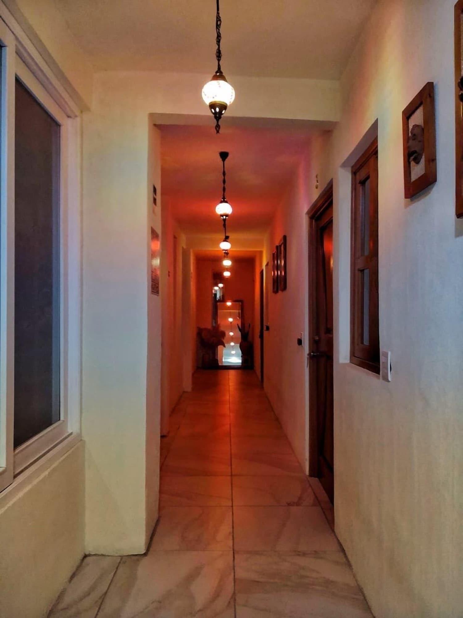 Varios Hostal De María