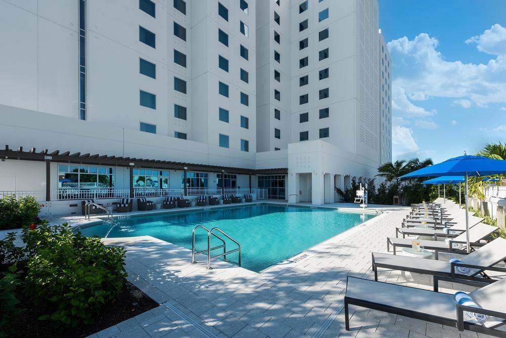 Pool view Homewood Suites by Hilton Miami Dolphin Mall