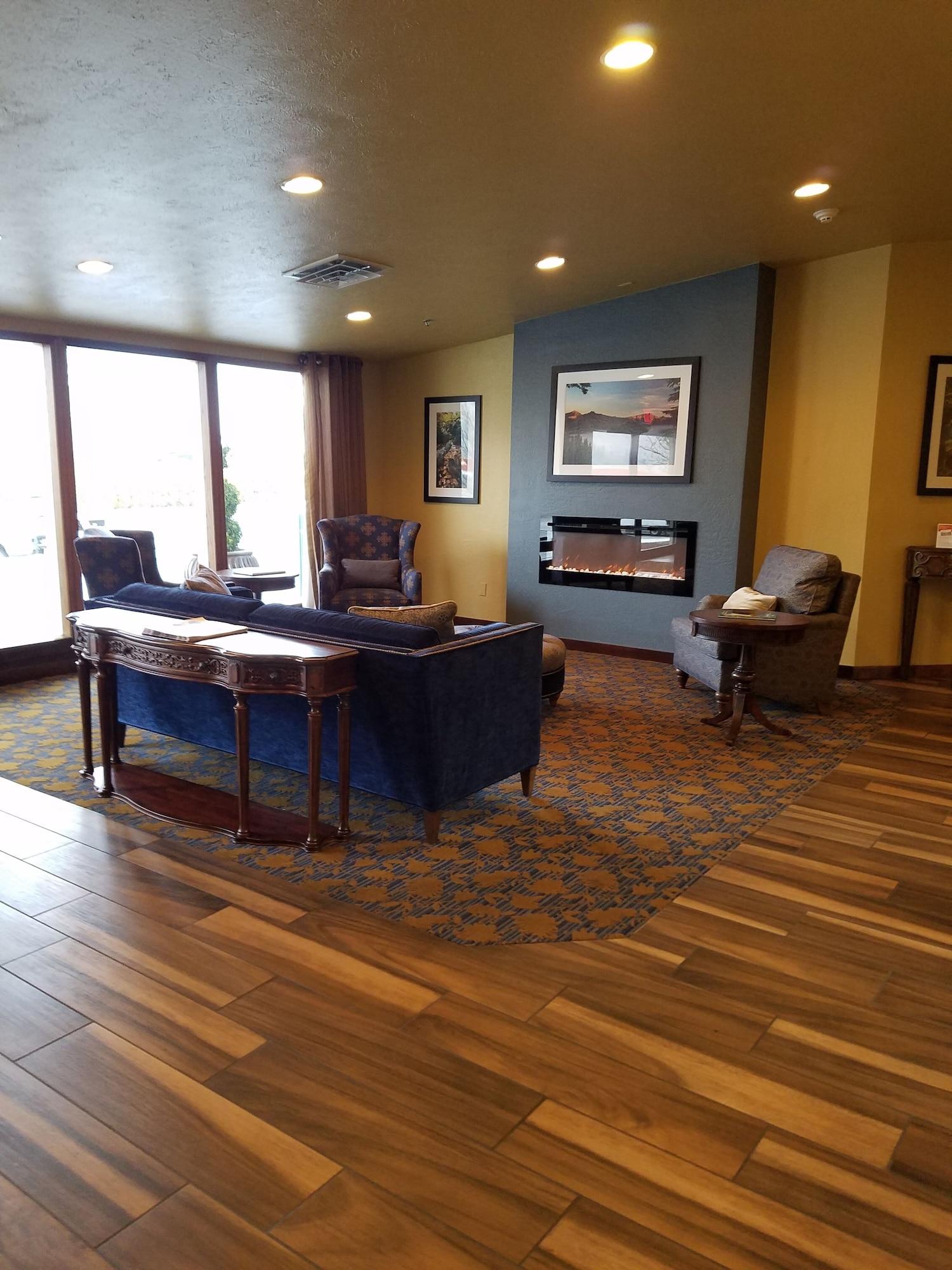 Vista Lobby Comfort Inn & Suites Ashland