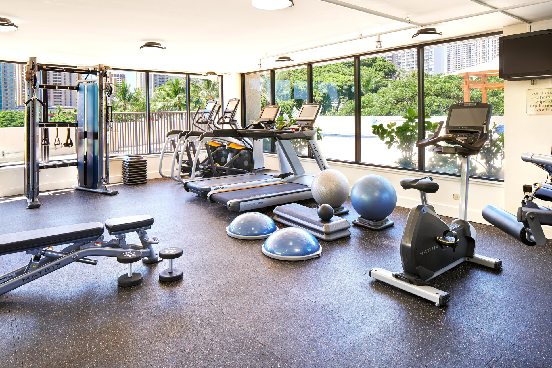 Instalaciones Recreativas Luana Waikiki Hotel & Suites