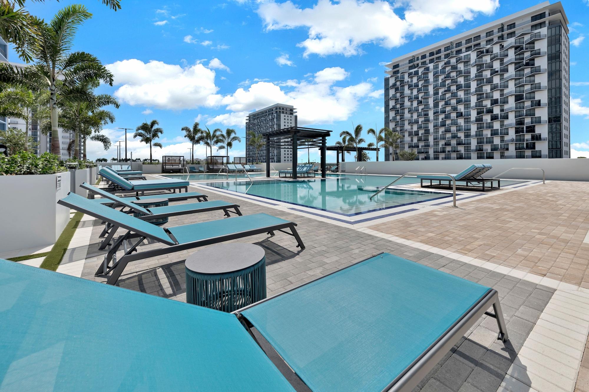 Vista Piscina Provident Grand Luxury Short Term Residences