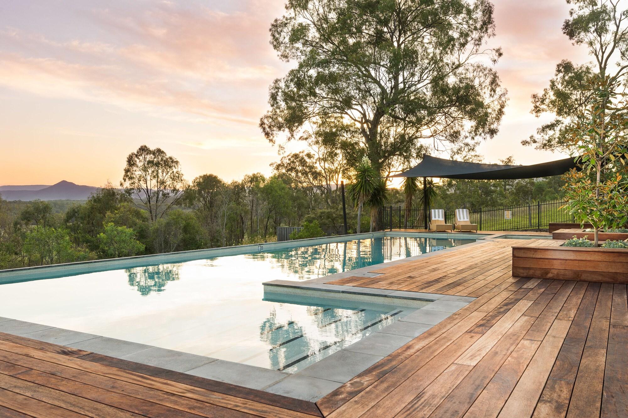 Vista Piscina Spicers Hidden Vale
