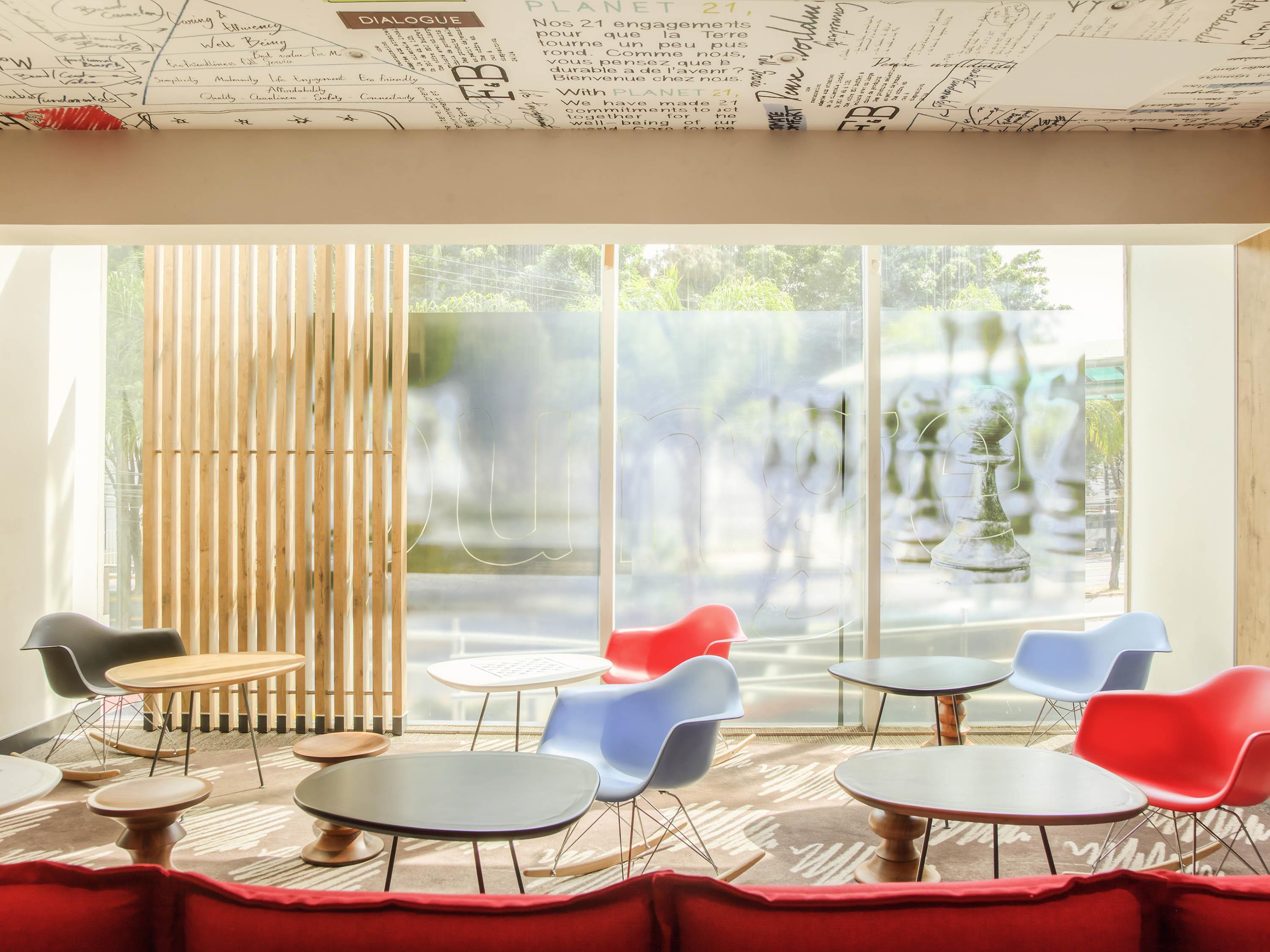 Bar/Salón ibis Guadalajara Expo