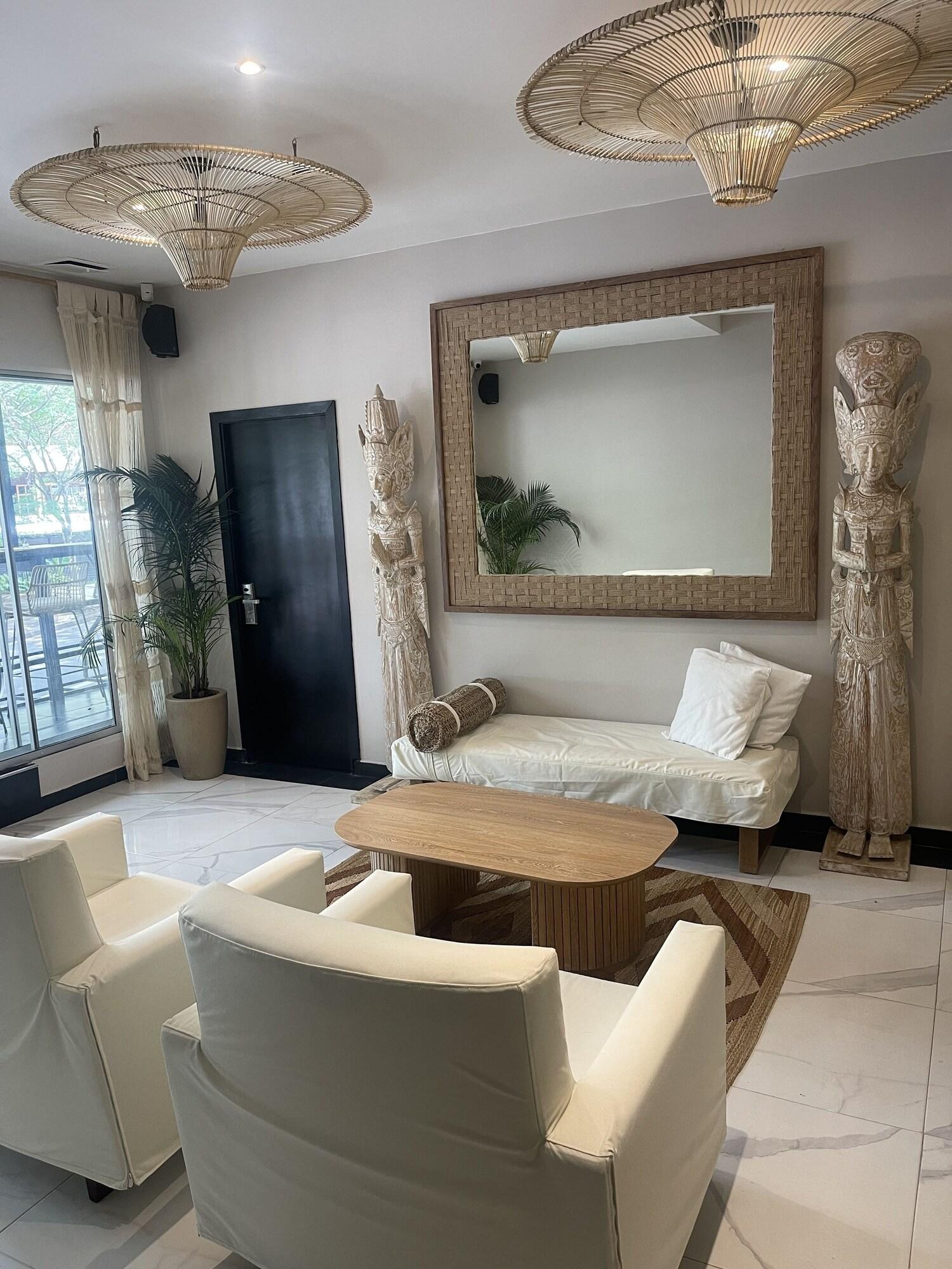 Vista Lobby Moet Medellin Hotel