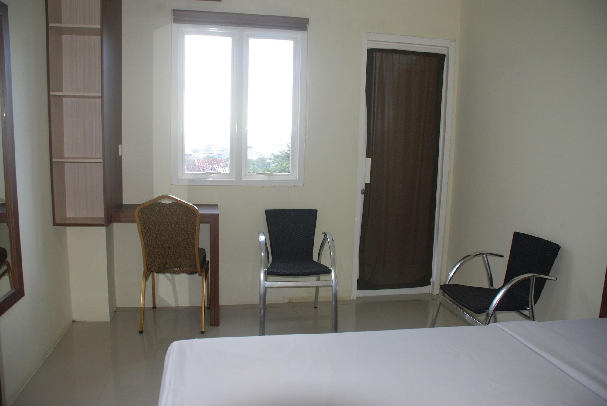 Set de Habitación Avon's Residence