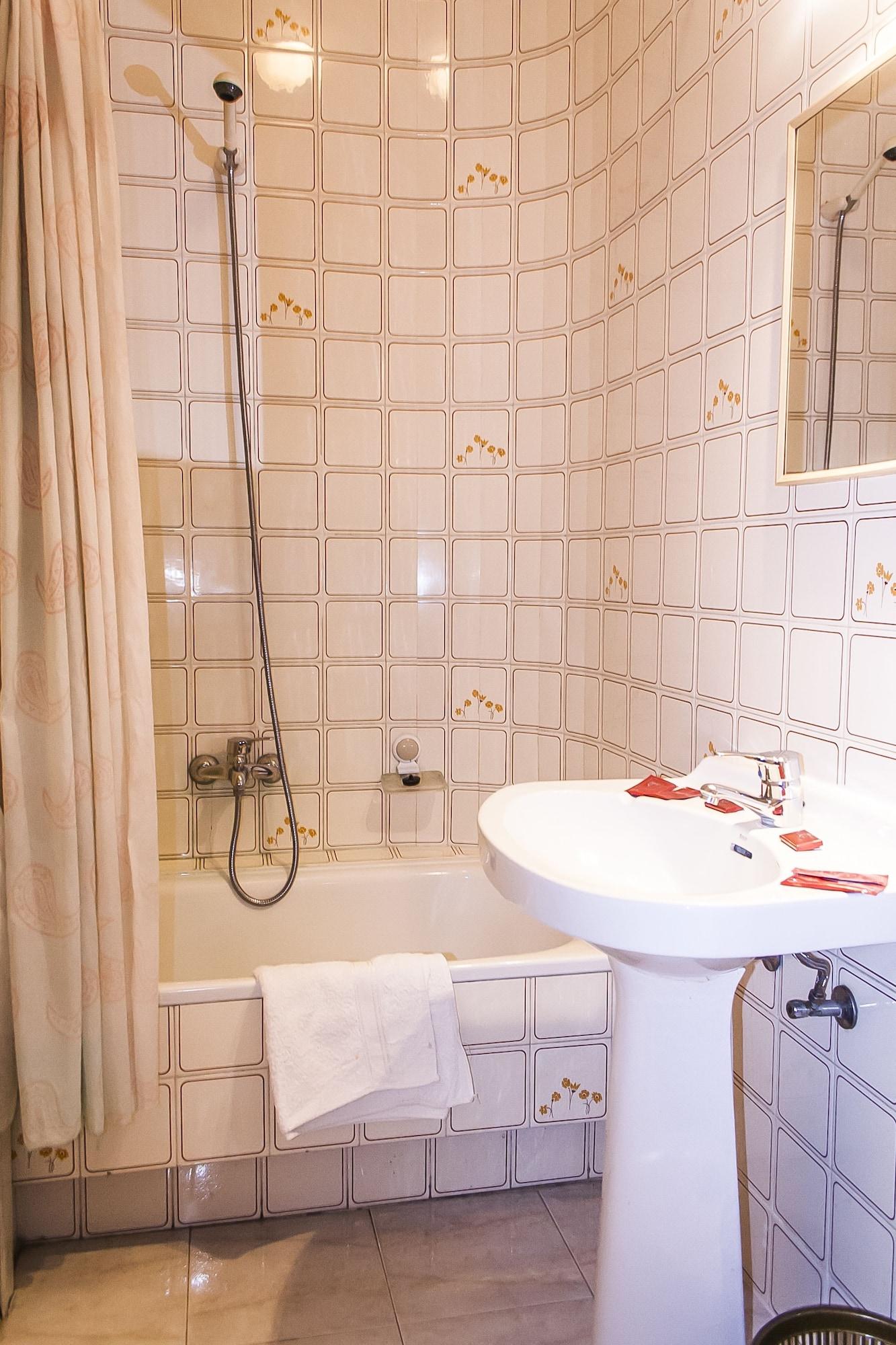 Equipamiento de Habitación Pensión Residencia Buenos Aires