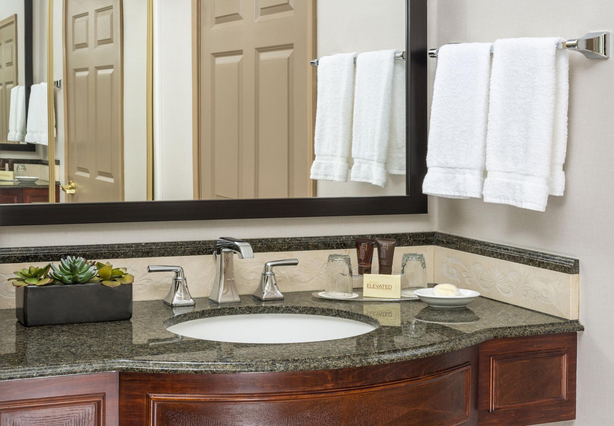 Habitación Ayres Hotel Anaheim