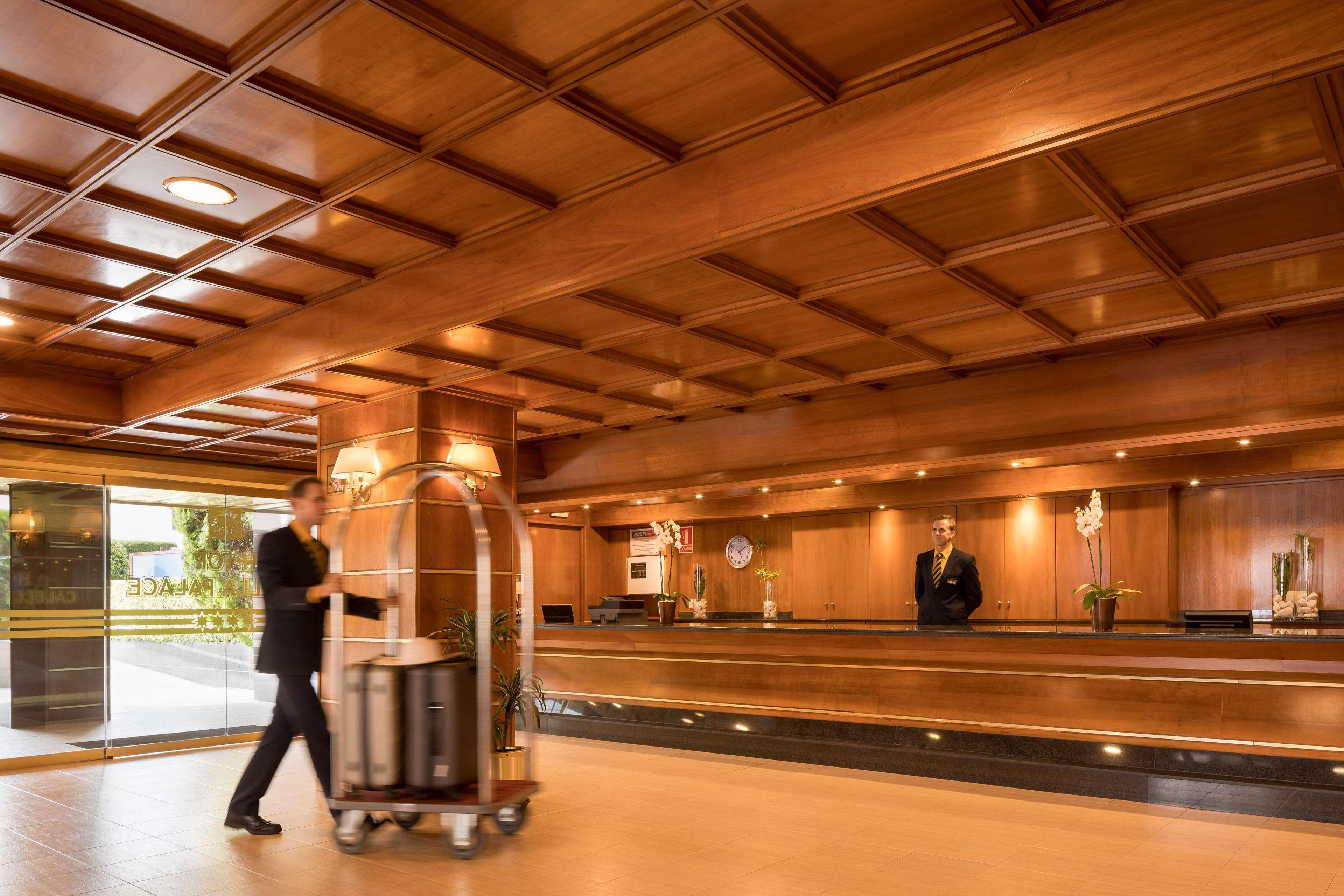 Vista Lobby htop Jadhe