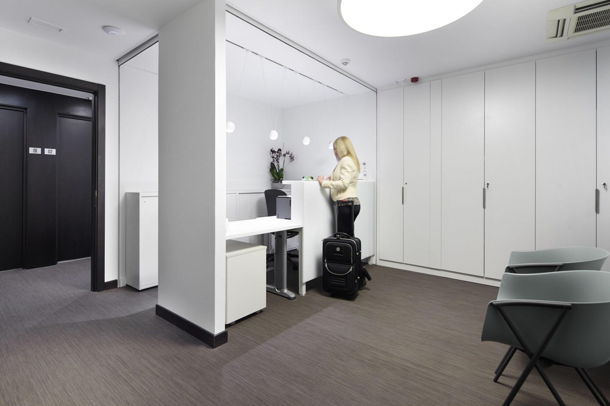 Vista Lobby Pensión Garibai