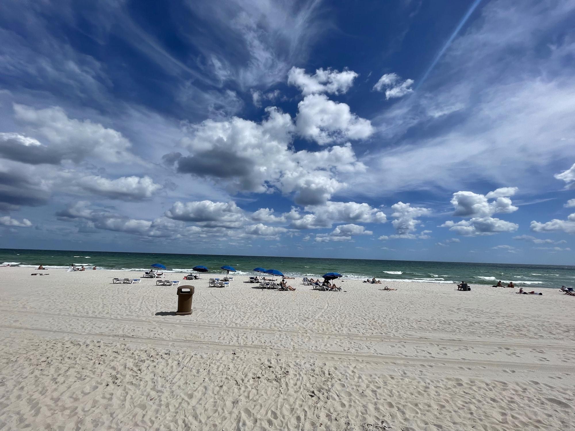 Playa Areia Azul Aparts Miami