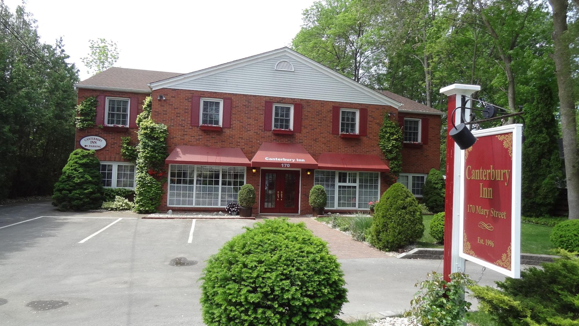 Varios Canterbury Inn