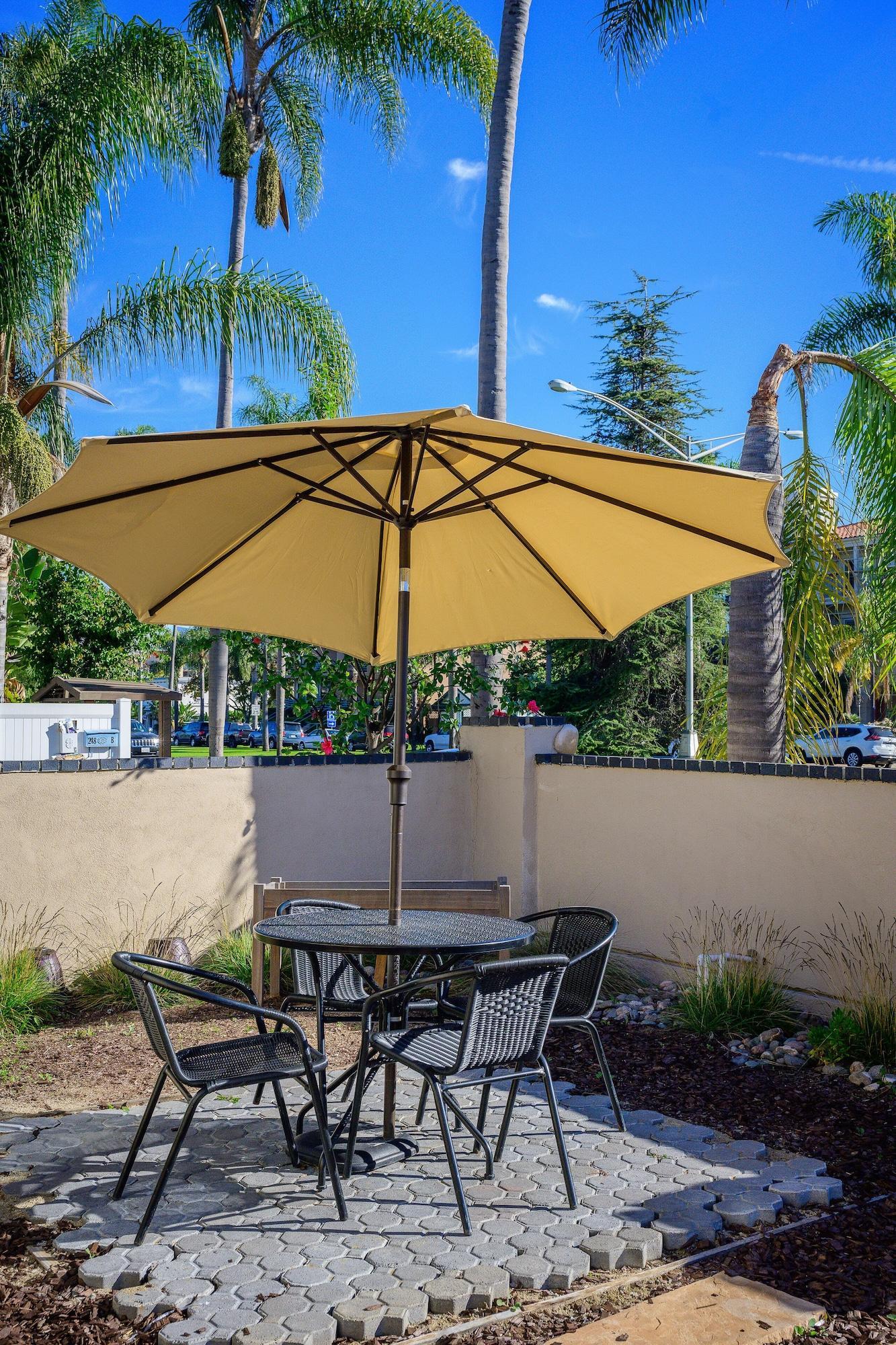Varios Coronado Inn
