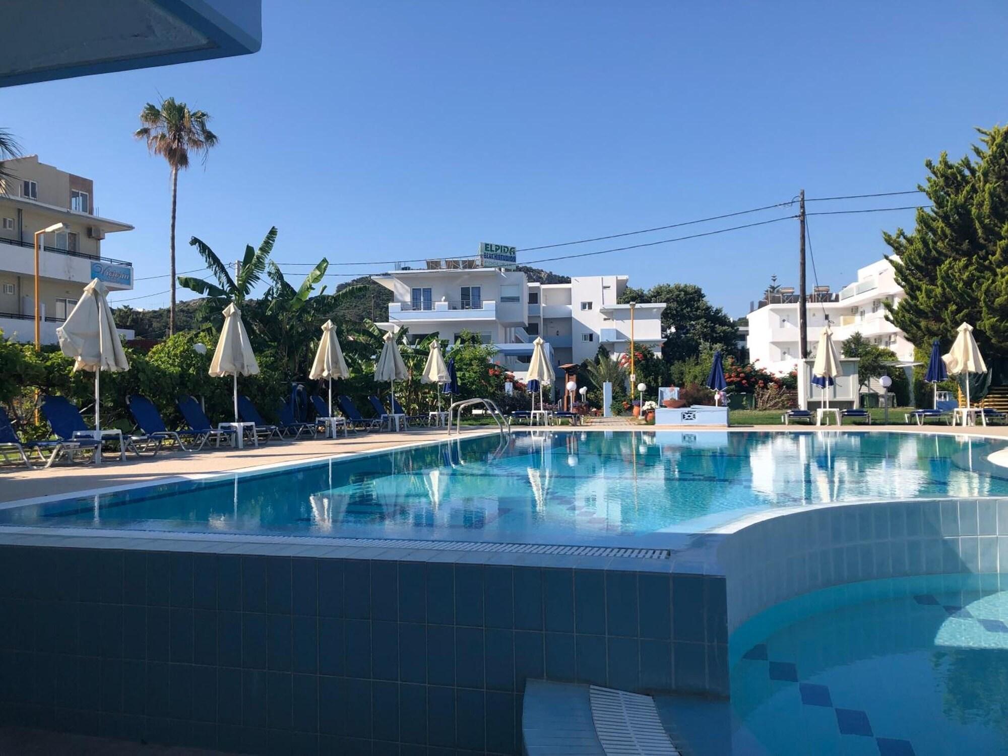 Vista Piscina Elpida Beach Studios