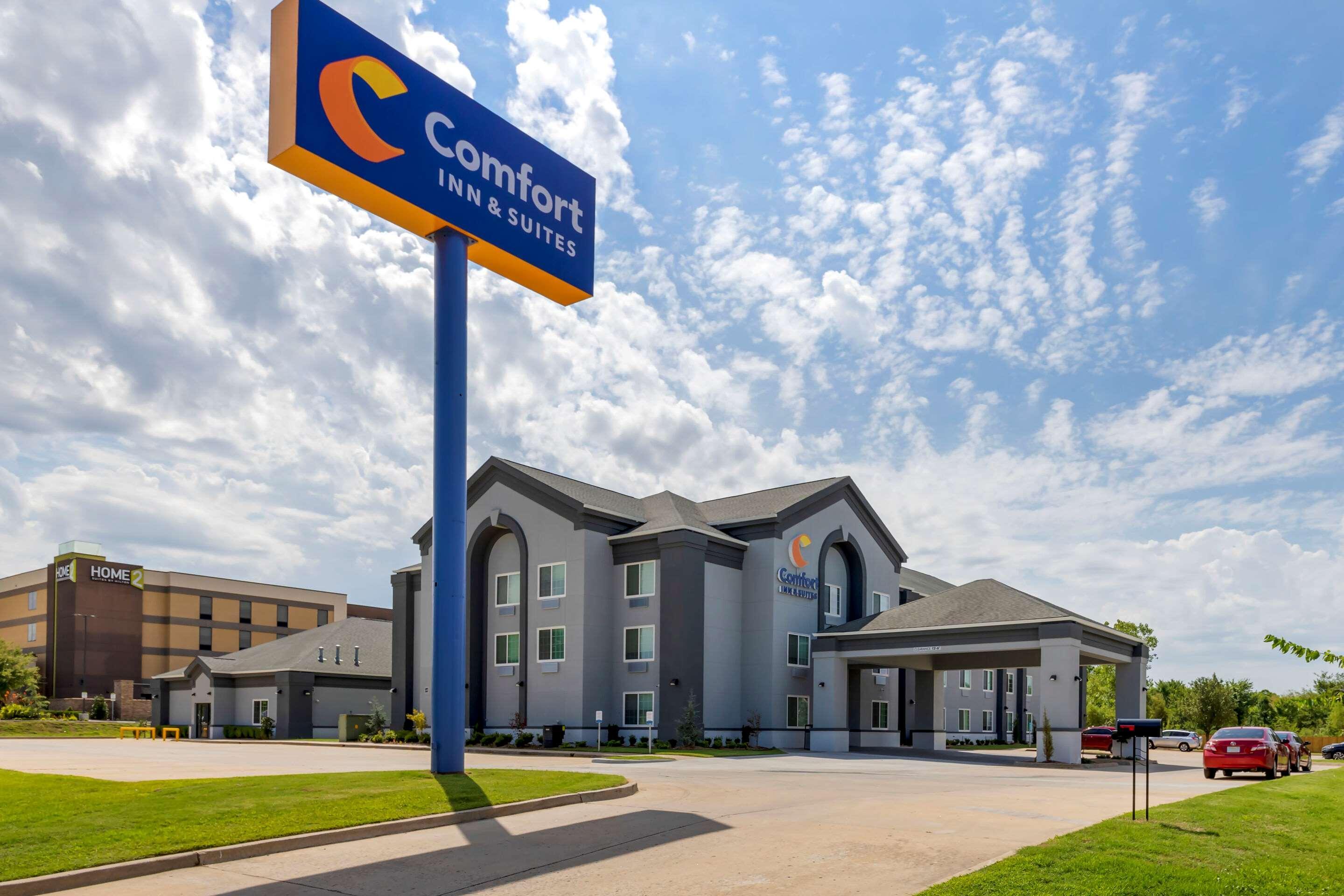 Vista Exterior Comfort Inn & Suites Muskogee