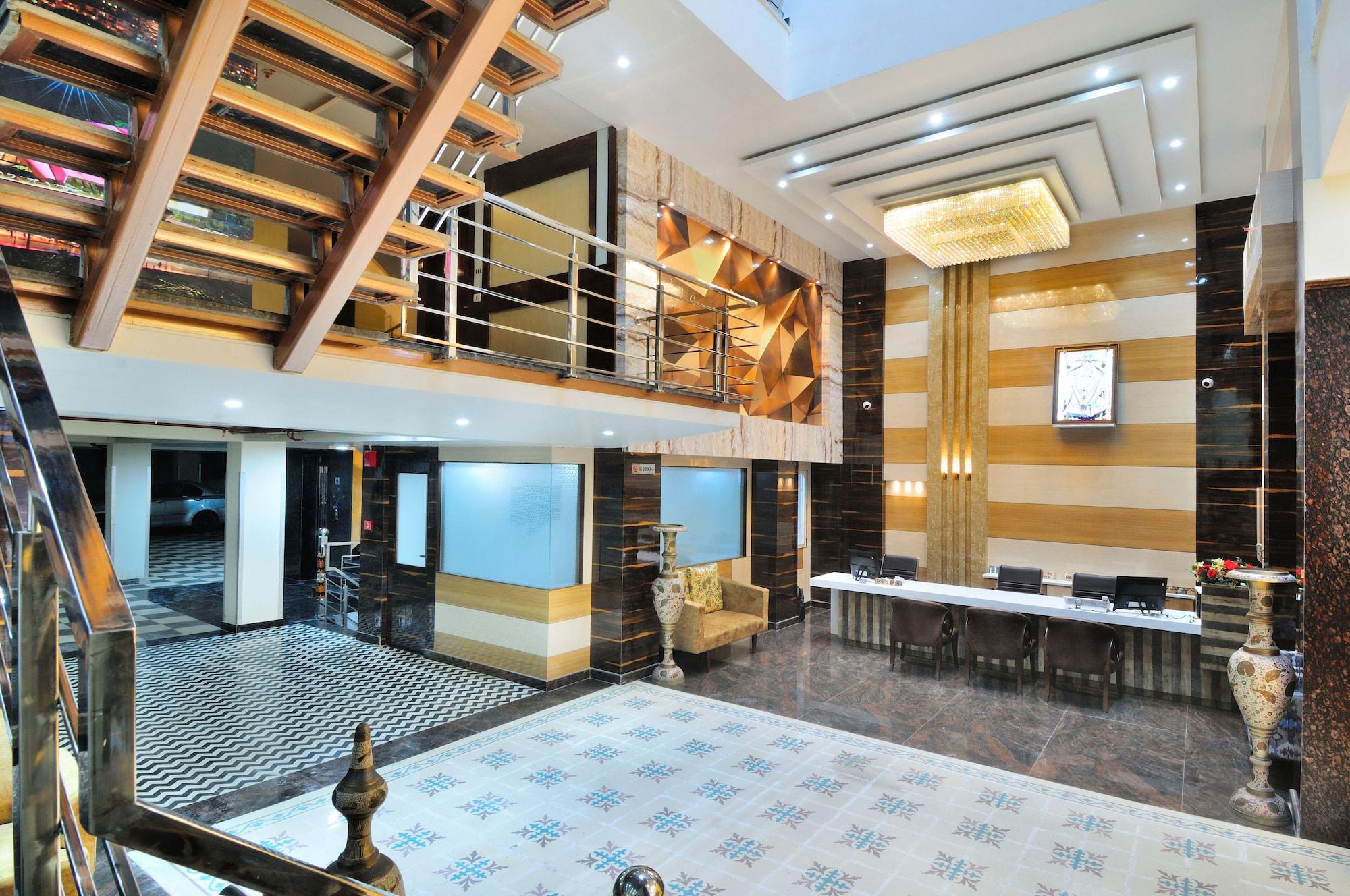 Vista Lobby Hotel Grand Uddhav