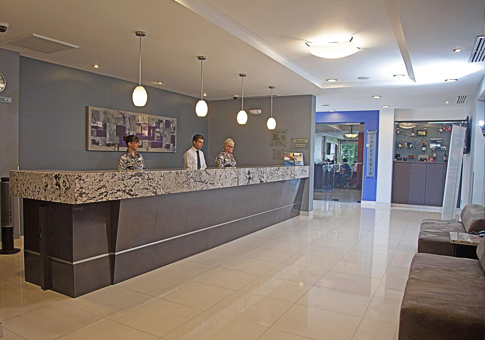 Vista Lobby Calafia Hotel