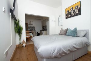 Alquiler Temporario - Anfield Apartment Sleeps 2 With Garden