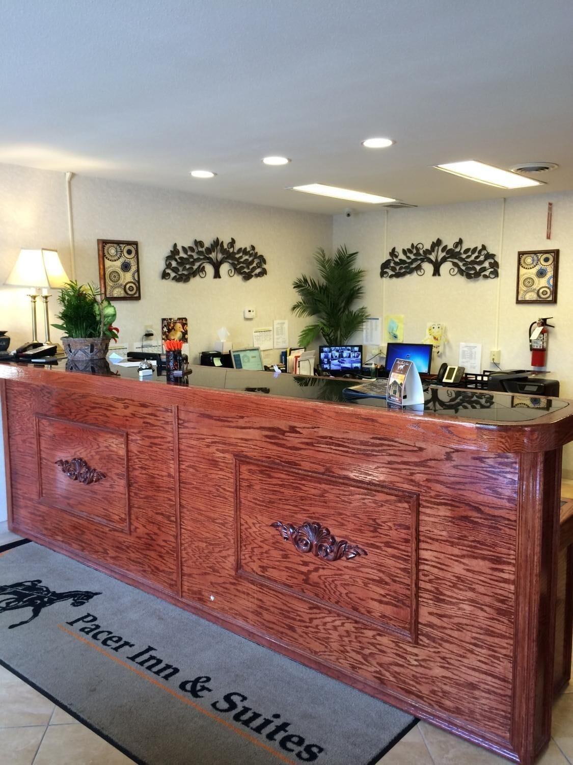 Vista Lobby Pacer Inn And Suites Delaware