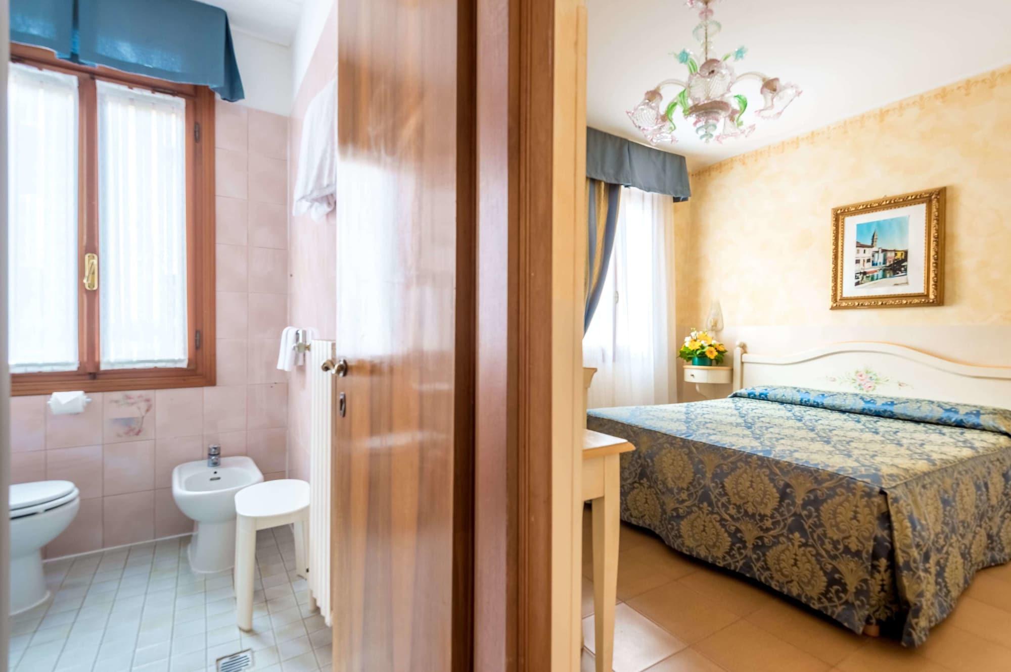 Set de Habitación Hotel Mercurio Venezia