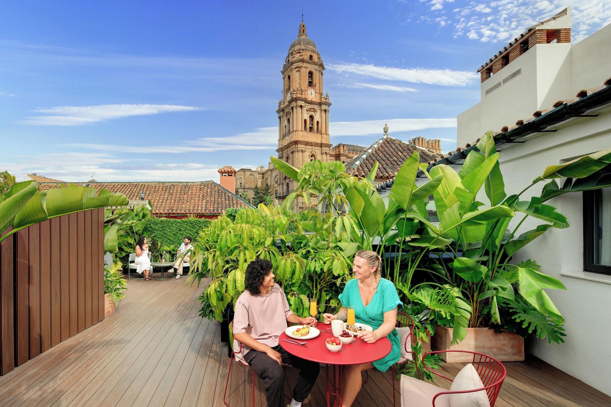 Varios Coeo Fresca Roof Garden Signature Apartments