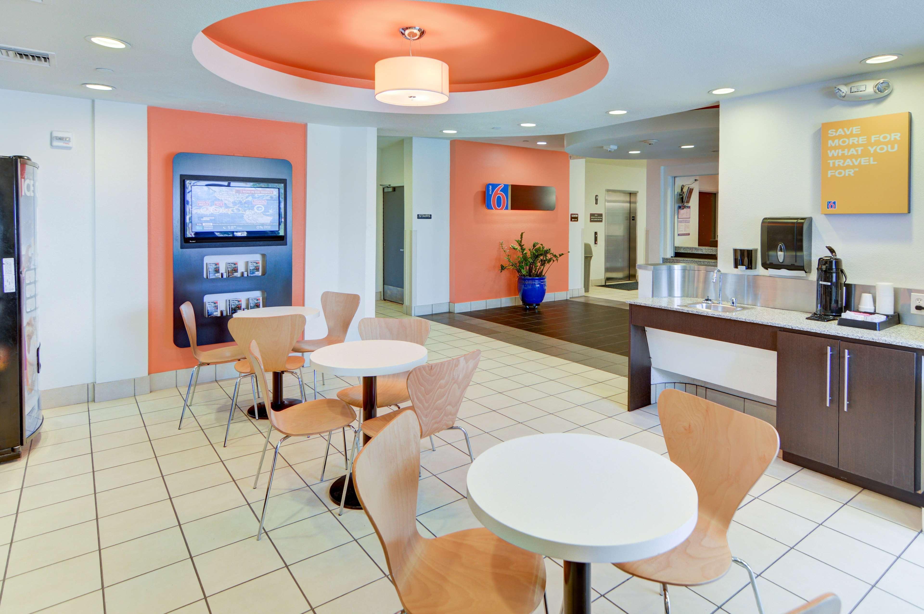 Bar/Salón Motel 6 Roanoke, TX - Northlake - Speedway