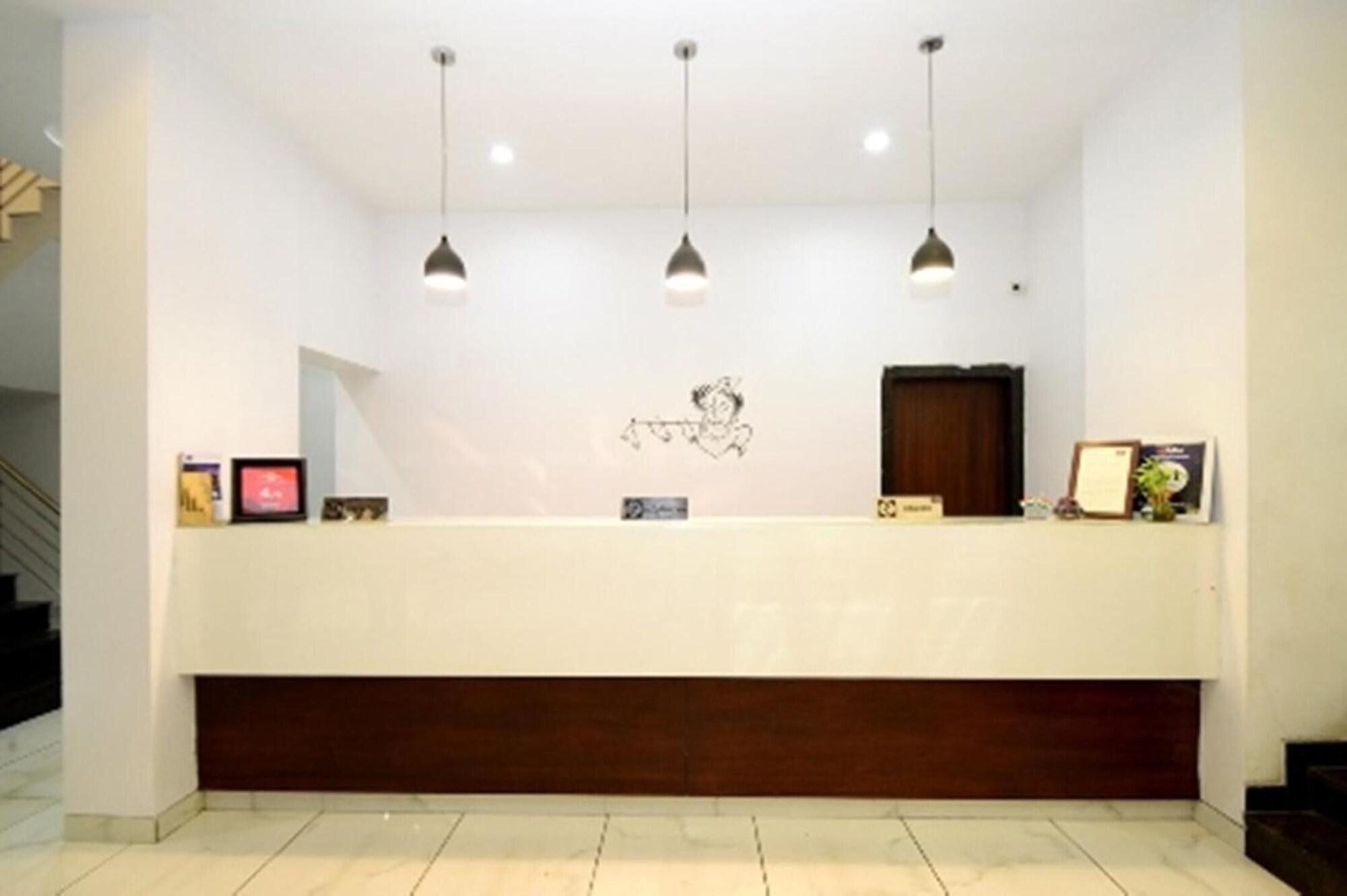 Vista Lobby Crimson Park Shripriya Hotel