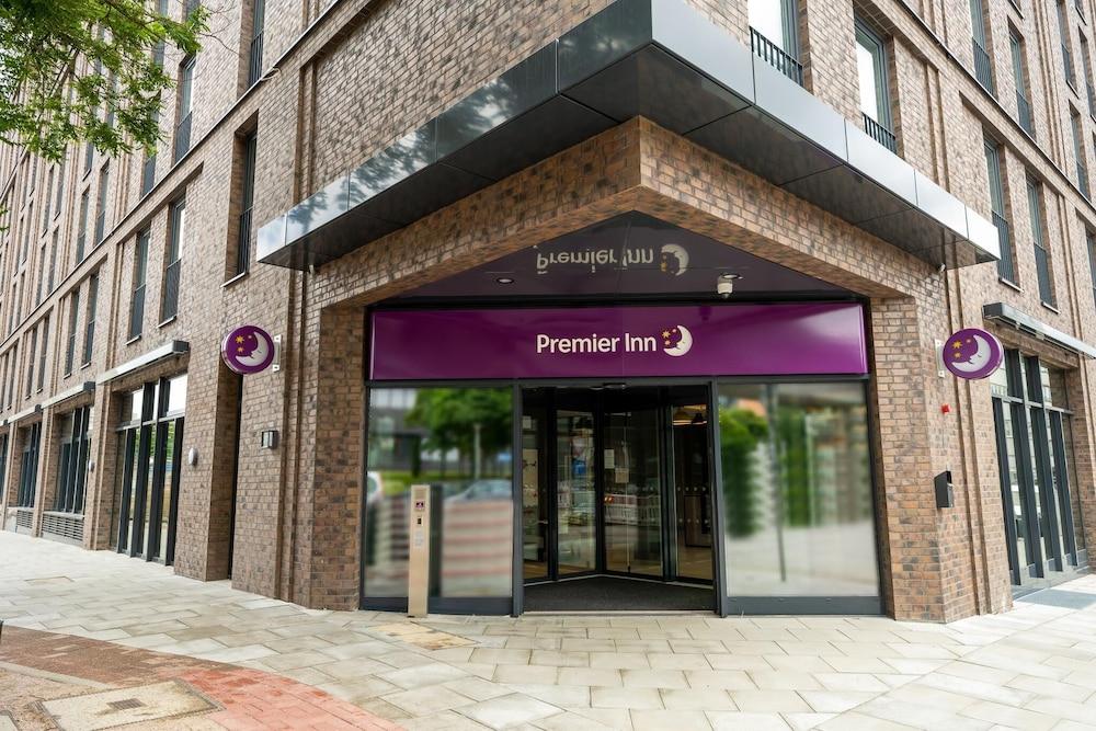 Vista Exterior Premier Inn Hamburg City Klostertor