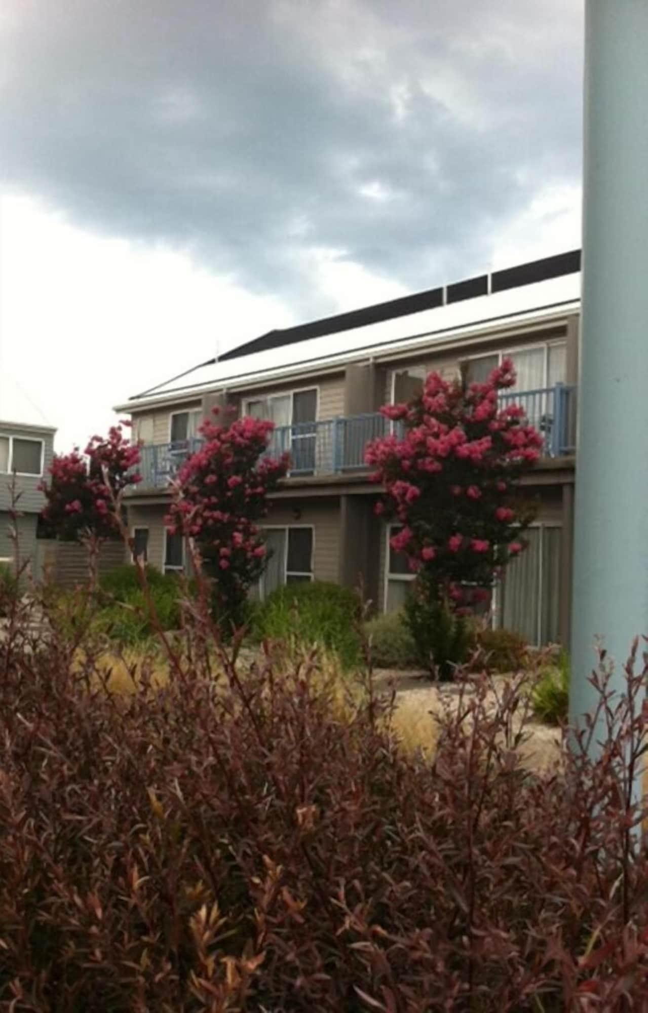 Vista Exterior Quest Williamstown North
