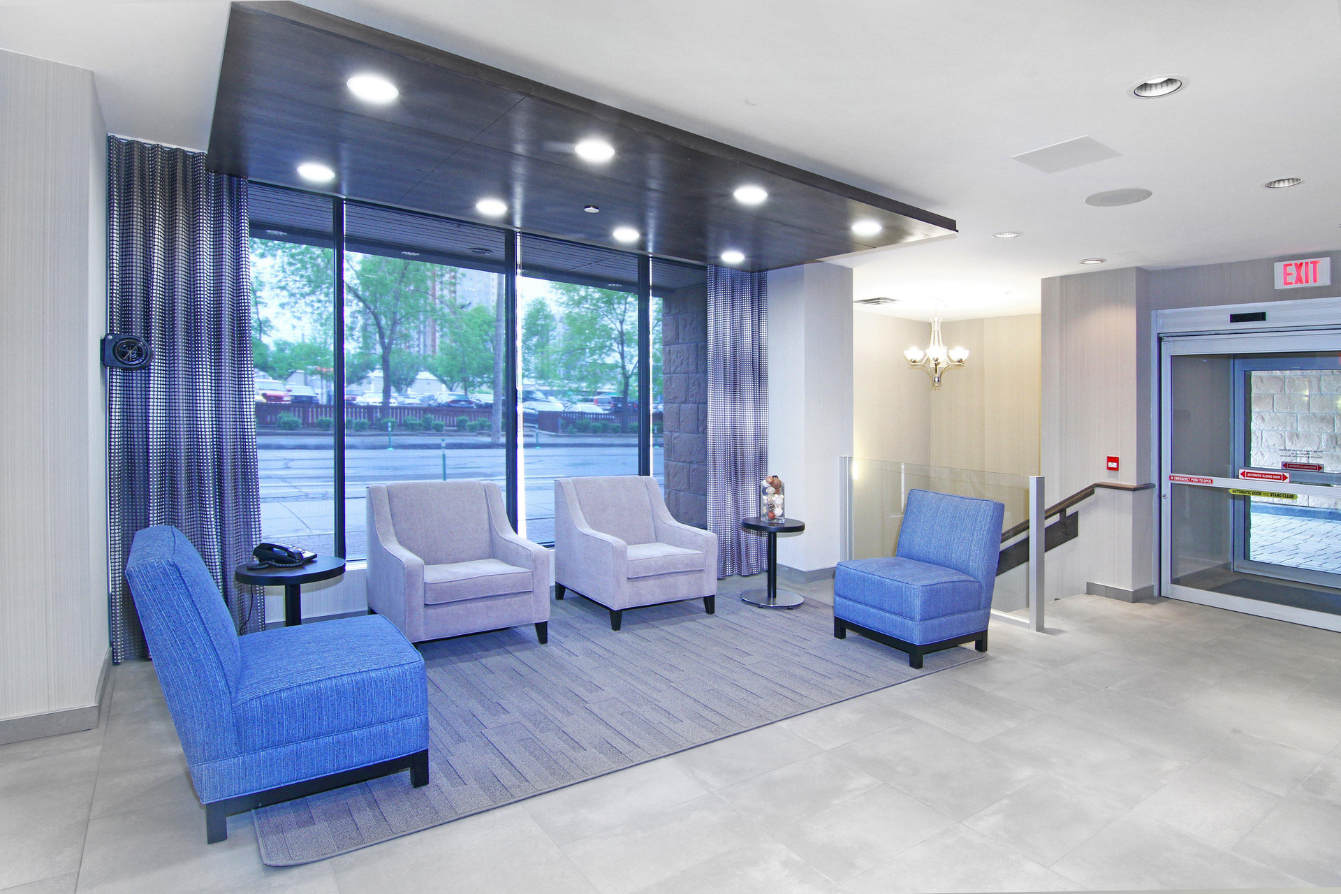 Vista Exterior Holiday Inn Express Hotel & Suites Calgary by IHG