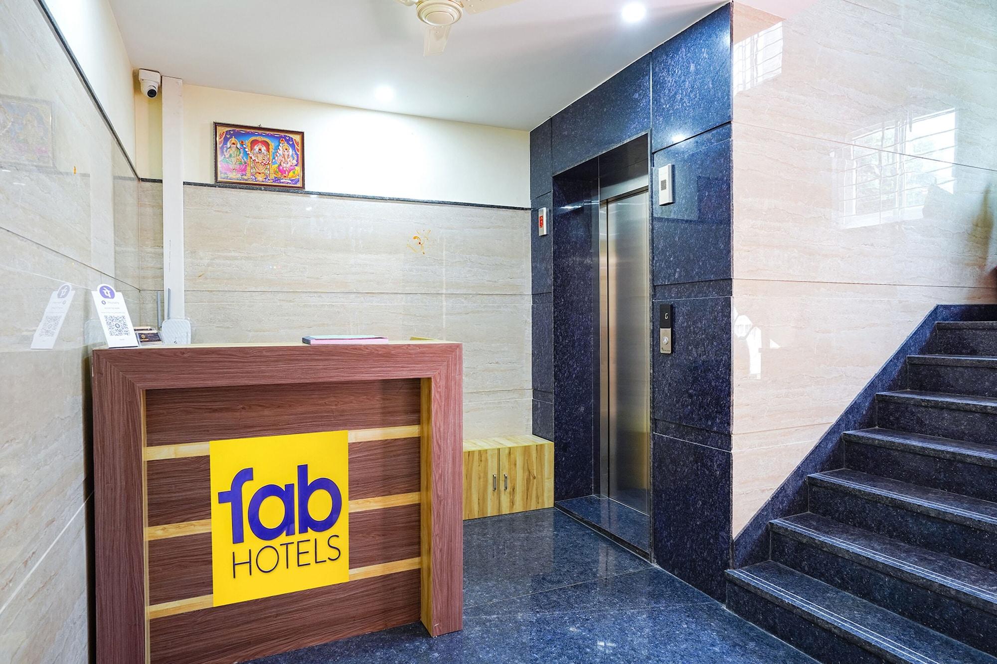 Vista Lobby Fabhotel Hsr Gateway