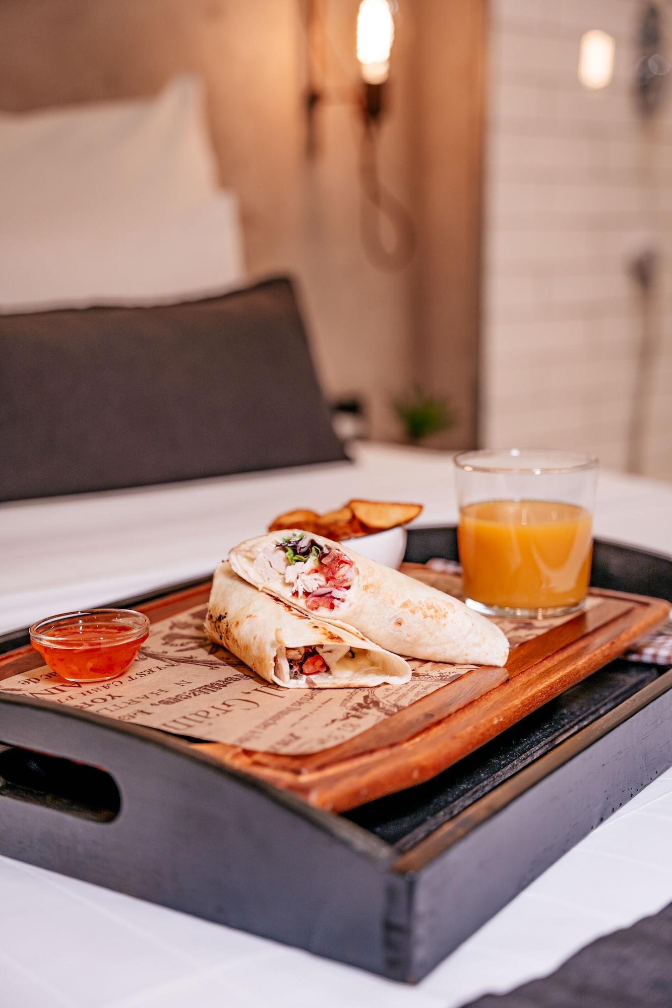 Restaurant One Luxury Suites