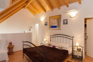 Alquiler Vacacional - VILLA NIKOLA 100 YEAR OLD STONE RENOVATED VILLA WITH  HEATED POOL