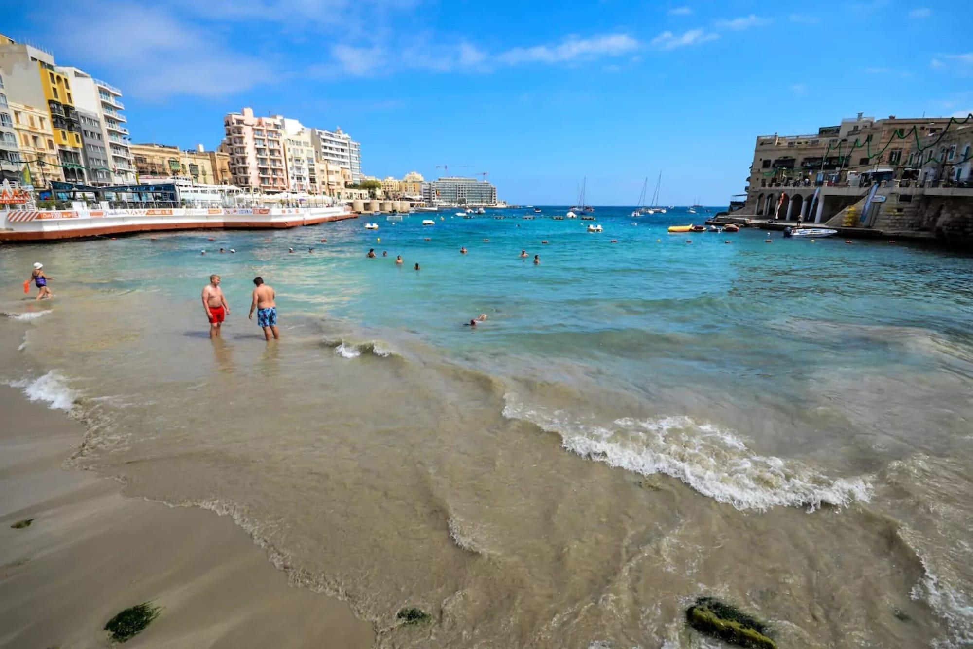 Vista Exterior Modern Ensuite Rooms Near Balluta Bay