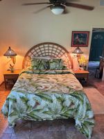 Alquiler Vacacional - Tiki Hut Cottage -  Lush Tropical Garden, ;Walk to Tunnels Beach TVNCU#5161