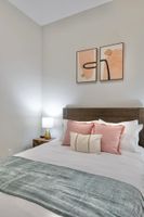 Alquiler Vacacional - Lux 3BR 3BA Duplex with RARE Parking for 2 Cars! Near Path to NYC