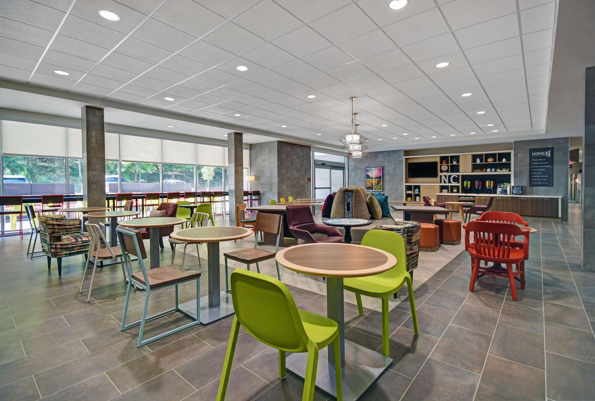 Vista Lobby Home2 Suites by Hilton Raleigh North I-540
