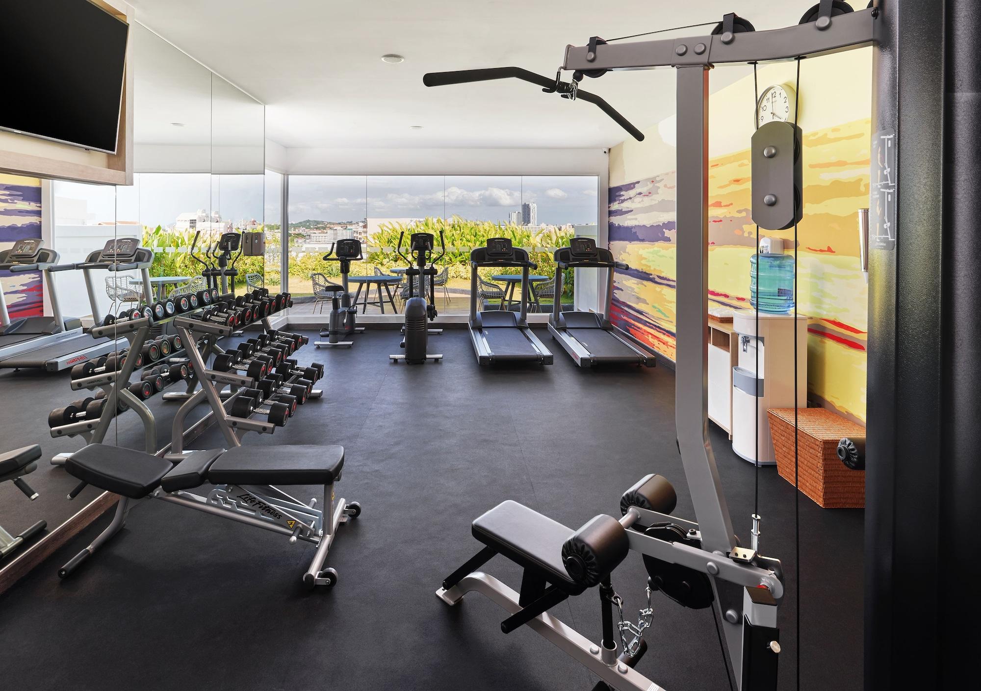 Gimnasio Holiday Inn Express Pattaya Central by IHG