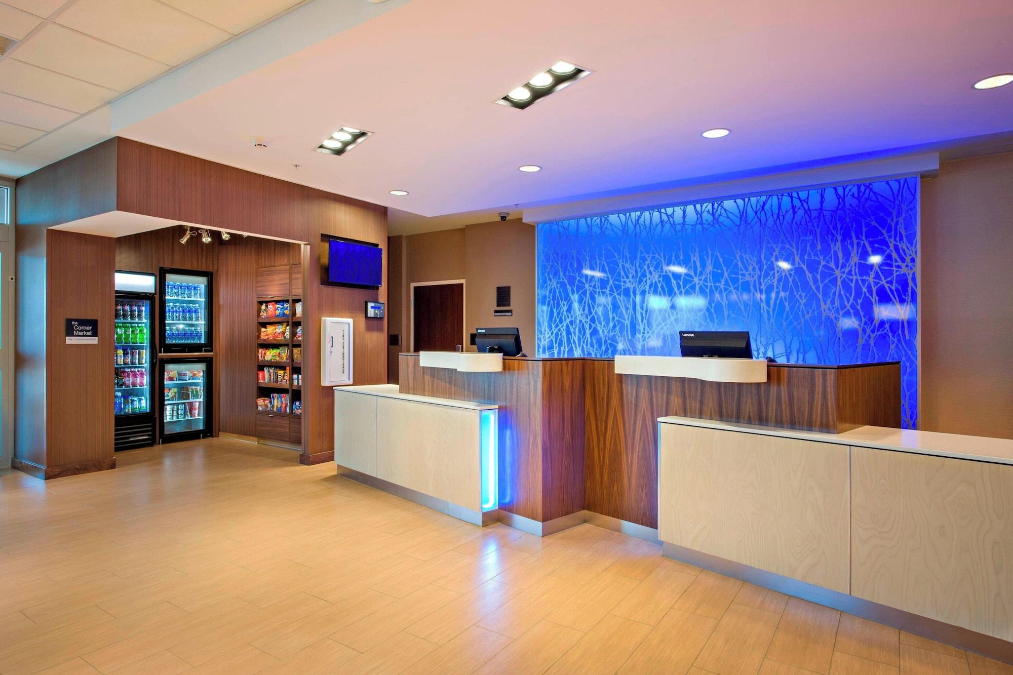 Vista Lobby Fairfield Inn & Suites by Marriott Phoenix Tempe/Airport