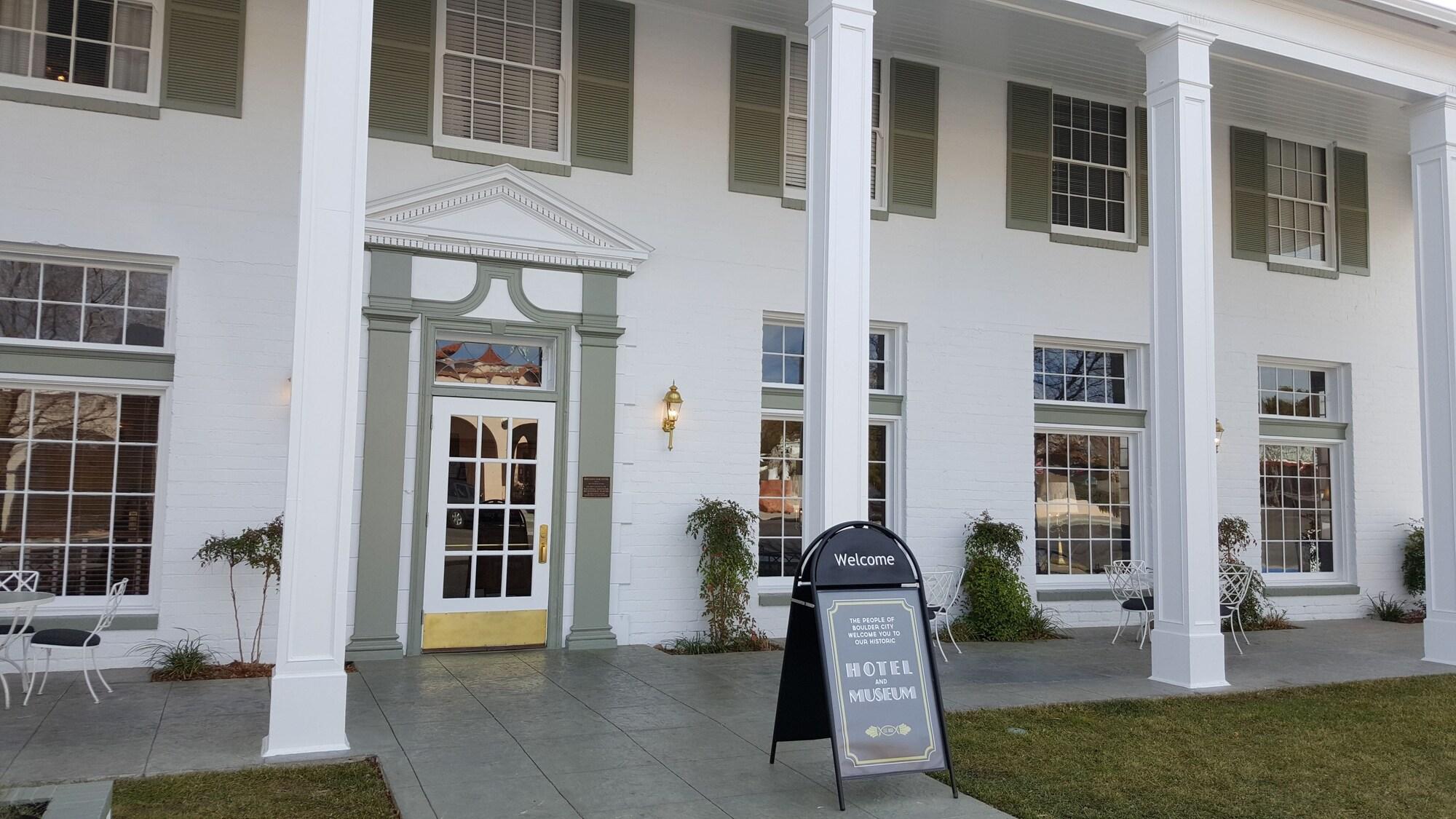 Varios Boulder Dam Hotel